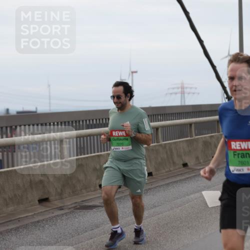 03.10.2025 - Köhlbrandbrückenlauf Jannik Wohlers http://msf.ph/oto/9142803 03.10.2025 15:44:05 Position 1 7270, 7601 meine-sportfotos.de