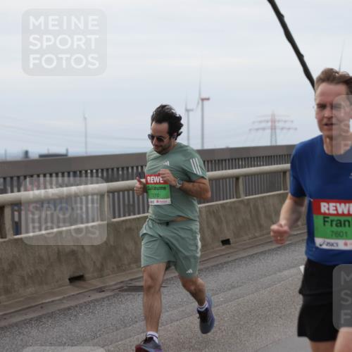 03.10.2025 - Köhlbrandbrückenlauf Jannik Wohlers http://msf.ph/oto/9142806 03.10.2025 15:44:05 Position 1 7270, 7601 meine-sportfotos.de