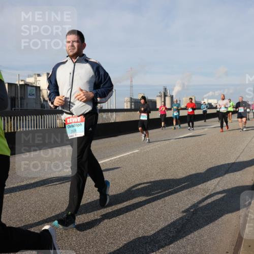 03.10.2025 - Köhlbrandbrückenlauf Lena Gebhardt http://msf.ph/oto/9142808 03.10.2025 10:00:40 Position 2 53, 3529 meine-sportfotos.de