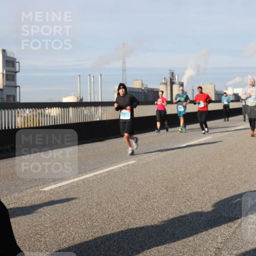 03.10.2025 - Köhlbrandbrückenlauf Lena Gebhardt http://msf.ph/oto/9142812 03.10.2025 10:00:40 Position 2 529 meine-sportfotos.de