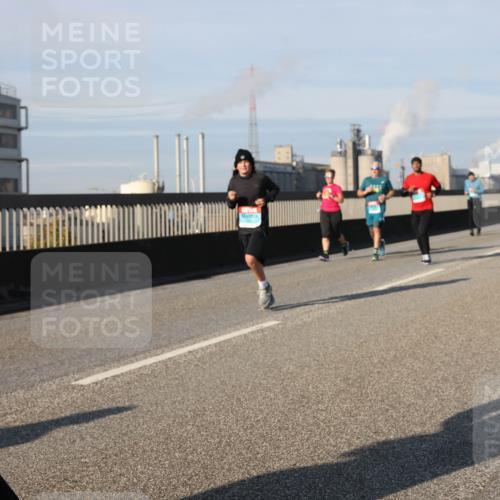 03.10.2025 - Köhlbrandbrückenlauf Lena Gebhardt http://msf.ph/oto/9142815 03.10.2025 10:00:40 Position 2  meine-sportfotos.de