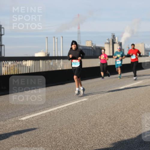 03.10.2025 - Köhlbrandbrückenlauf Lena Gebhardt http://msf.ph/oto/9142818 03.10.2025 10:00:41 Position 2  meine-sportfotos.de