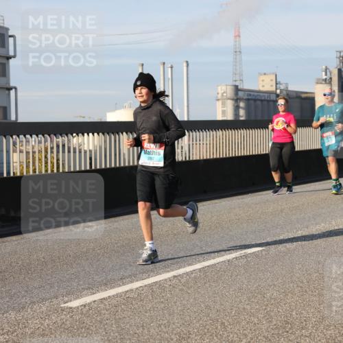 03.10.2025 - Köhlbrandbrückenlauf Lena Gebhardt http://msf.ph/oto/9142827 03.10.2025 10:00:41 Position 2 2897 meine-sportfotos.de