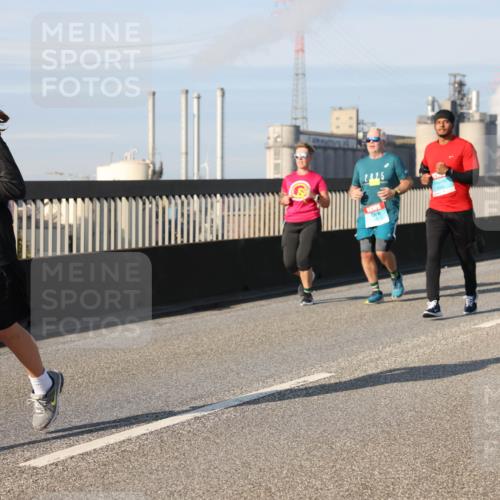 03.10.2025 - Köhlbrandbrückenlauf Lena Gebhardt http://msf.ph/oto/9142833 03.10.2025 10:00:42 Position 2 2897 meine-sportfotos.de