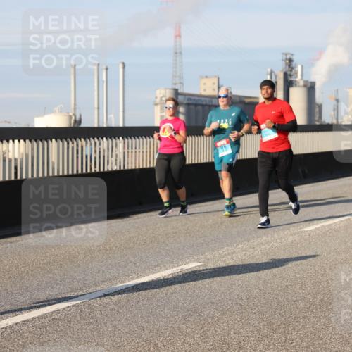 03.10.2025 - Köhlbrandbrückenlauf Lena Gebhardt http://msf.ph/oto/9142838 03.10.2025 10:00:42 Position 2  meine-sportfotos.de