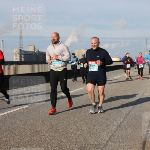 03.10.2025 - Köhlbrandbrückenlauf Lena Gebhardt http://msf.ph/oto/9142863 03.10.2025 10:00:43 Position 2 3840, 2424, 2460 meine-sportfotos.de