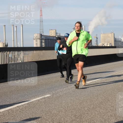 03.10.2025 - Köhlbrandbrückenlauf Lena Gebhardt http://msf.ph/oto/9142890 03.10.2025 10:00:45 Position 2  meine-sportfotos.de