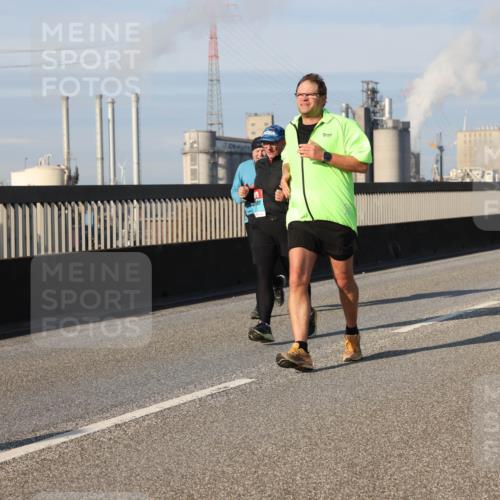 03.10.2025 - Köhlbrandbrückenlauf Lena Gebhardt http://msf.ph/oto/9142893 03.10.2025 10:00:46 Position 2  meine-sportfotos.de