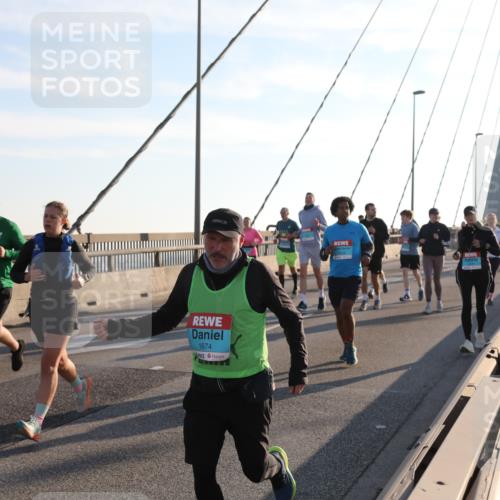 03.10.2025 - Köhlbrandbrückenlauf Yannick Fuchs http://msf.ph/oto/9142948 03.10.2025 08:29:53 Position 2 1674 meine-sportfotos.de