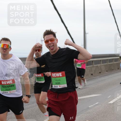 03.10.2025 - Köhlbrandbrückenlauf Jannik Wohlers http://msf.ph/oto/9142964 03.10.2025 15:44:14 Position 1 7526, 7006, 9696 meine-sportfotos.de