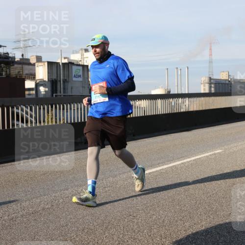 03.10.2025 - Köhlbrandbrückenlauf Lena Gebhardt http://msf.ph/oto/9142976 03.10.2025 10:00:51 Position 2 2142 meine-sportfotos.de