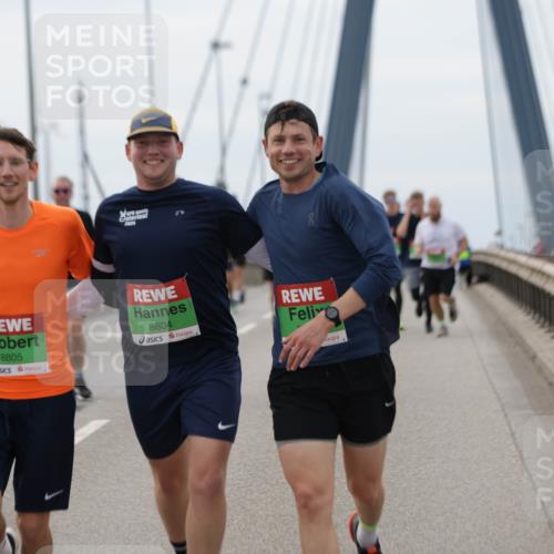 03.10.2025 - Köhlbrandbrückenlauf Jannik Wohlers http://msf.ph/oto/9142979 03.10.2025 15:44:16 Position 1 2014, 8805, 8804 meine-sportfotos.de