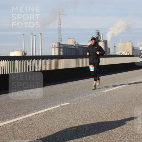 03.10.2025 - Köhlbrandbrückenlauf Lena Gebhardt http://msf.ph/oto/9142986 03.10.2025 10:00:51 Position 2  meine-sportfotos.de