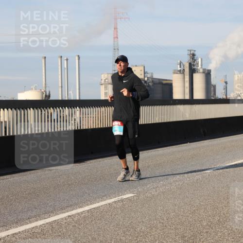 03.10.2025 - Köhlbrandbrückenlauf Lena Gebhardt http://msf.ph/oto/9142991 03.10.2025 10:00:52 Position 2  meine-sportfotos.de