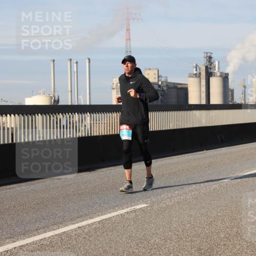 03.10.2025 - Köhlbrandbrückenlauf Lena Gebhardt http://msf.ph/oto/9142994 03.10.2025 10:00:52 Position 2  meine-sportfotos.de