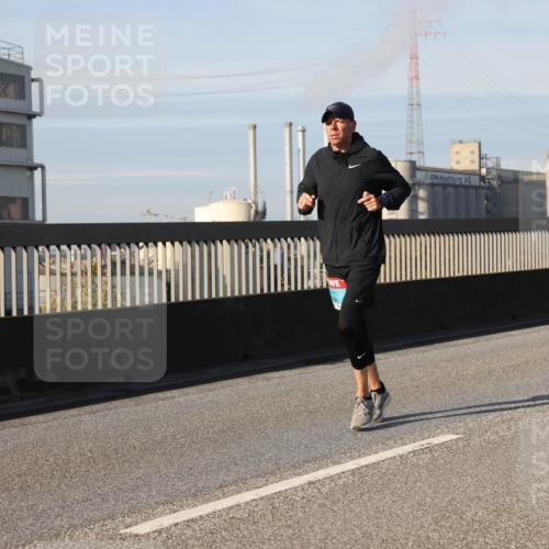 03.10.2025 - Köhlbrandbrückenlauf Lena Gebhardt http://msf.ph/oto/9143000 03.10.2025 10:00:52 Position 2  meine-sportfotos.de