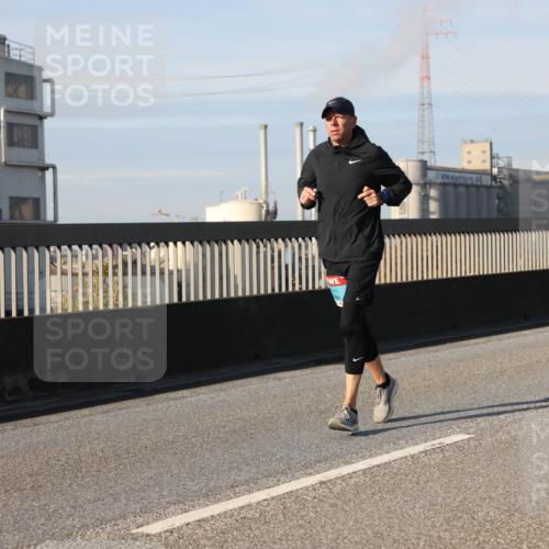 03.10.2025 - Köhlbrandbrückenlauf Lena Gebhardt http://msf.ph/oto/9143002 03.10.2025 10:00:52 Position 2  meine-sportfotos.de
