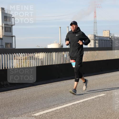 03.10.2025 - Köhlbrandbrückenlauf Lena Gebhardt http://msf.ph/oto/9143006 03.10.2025 10:00:52 Position 2  meine-sportfotos.de