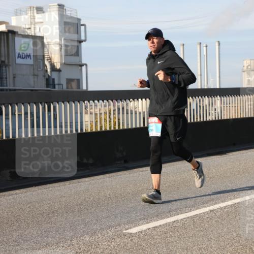 03.10.2025 - Köhlbrandbrückenlauf Lena Gebhardt http://msf.ph/oto/9143009 03.10.2025 10:00:53 Position 2 3786 meine-sportfotos.de