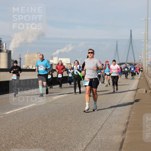 03.10.2025 - Köhlbrandbrückenlauf Lena Gebhardt http://msf.ph/oto/9143020 03.10.2025 10:00:54 Position 2 9 meine-sportfotos.de