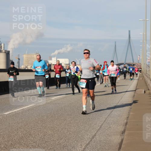 03.10.2025 - Köhlbrandbrückenlauf Lena Gebhardt http://msf.ph/oto/9143026 03.10.2025 10:00:54 Position 2 1846 meine-sportfotos.de