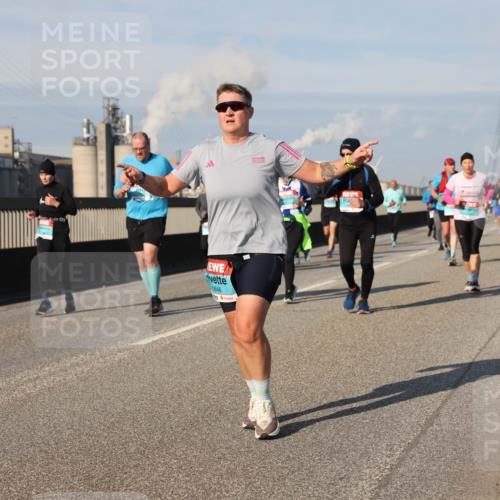 03.10.2025 - Köhlbrandbrückenlauf Lena Gebhardt http://msf.ph/oto/9143057 03.10.2025 10:00:56 Position 2 1846 meine-sportfotos.de