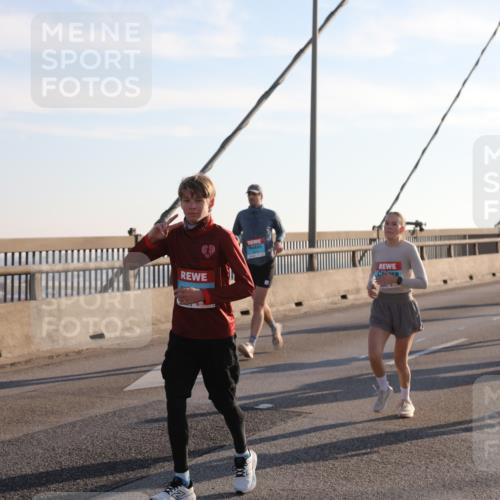 03.10.2025 - Köhlbrandbrückenlauf Yannick Fuchs http://msf.ph/oto/9143063 03.10.2025 08:29:59 Position 2  meine-sportfotos.de