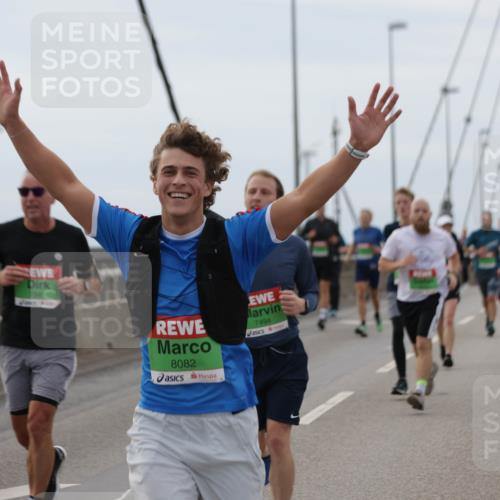 03.10.2025 - Köhlbrandbrückenlauf Jannik Wohlers http://msf.ph/oto/9143074 03.10.2025 15:44:20 Position 1 7345, 8082, 7494 meine-sportfotos.de