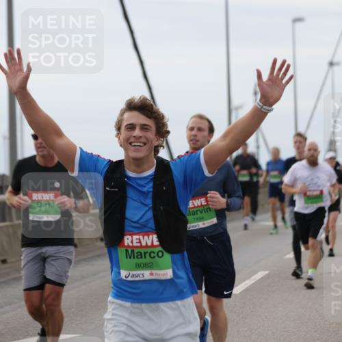 03.10.2025 - Köhlbrandbrückenlauf Jannik Wohlers http://msf.ph/oto/9143075 03.10.2025 15:44:20 Position 1 7345, 8082, 7494 meine-sportfotos.de