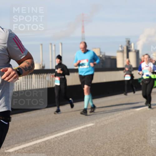 03.10.2025 - Köhlbrandbrückenlauf Lena Gebhardt http://msf.ph/oto/9143085 03.10.2025 10:00:57 Position 2  meine-sportfotos.de