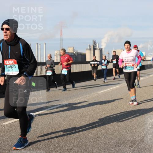 03.10.2025 - Köhlbrandbrückenlauf Lena Gebhardt http://msf.ph/oto/9143116 03.10.2025 10:00:59 Position 2 3116, 2024 meine-sportfotos.de