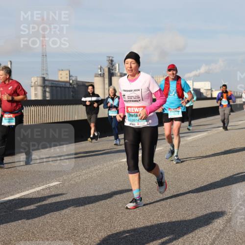 03.10.2025 - Köhlbrandbrückenlauf Lena Gebhardt http://msf.ph/oto/9143128 03.10.2025 10:01:00 Position 2 2024, 16, 760, 3574, 1757 meine-sportfotos.de