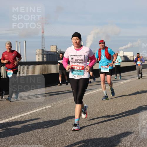 03.10.2025 - Köhlbrandbrückenlauf Lena Gebhardt http://msf.ph/oto/9143131 03.10.2025 10:01:00 Position 2 2024, 16, 760, 3574, 1757 meine-sportfotos.de