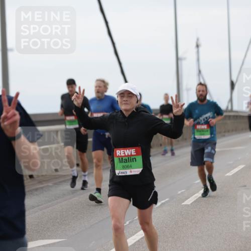 03.10.2025 - Köhlbrandbrückenlauf Jannik Wohlers http://msf.ph/oto/9143141 03.10.2025 15:44:24 Position 1 5475, 8064 meine-sportfotos.de