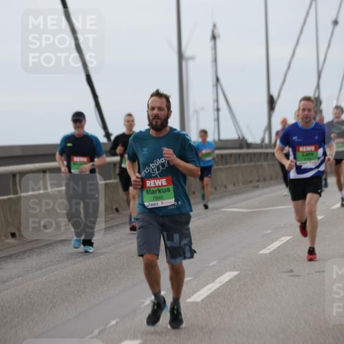 03.10.2025 - Köhlbrandbrückenlauf Jannik Wohlers http://msf.ph/oto/9143154 03.10.2025 15:44:25 Position 1 8616, 7646, 2023, 8199 meine-sportfotos.de