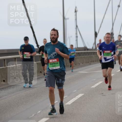 03.10.2025 - Köhlbrandbrückenlauf Jannik Wohlers http://msf.ph/oto/9143157 03.10.2025 15:44:25 Position 1 616, 7646, 2023, 8199 meine-sportfotos.de
