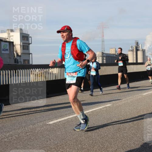 03.10.2025 - Köhlbrandbrückenlauf Lena Gebhardt http://msf.ph/oto/9143158 03.10.2025 10:01:02 Position 2 175 meine-sportfotos.de