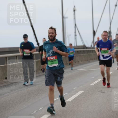 03.10.2025 - Köhlbrandbrückenlauf Jannik Wohlers http://msf.ph/oto/9143159 03.10.2025 15:44:25 Position 1 16, 7646, 2023 meine-sportfotos.de