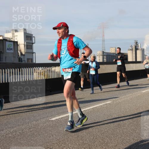 03.10.2025 - Köhlbrandbrückenlauf Lena Gebhardt http://msf.ph/oto/9143161 03.10.2025 10:01:02 Position 2 175 meine-sportfotos.de