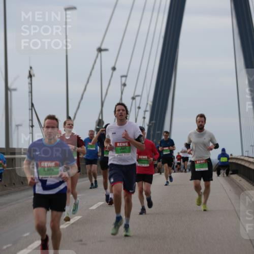 03.10.2025 - Köhlbrandbrückenlauf Jannik Wohlers http://msf.ph/oto/9143181 03.10.2025 15:44:27 Position 1 8199, 8860 meine-sportfotos.de