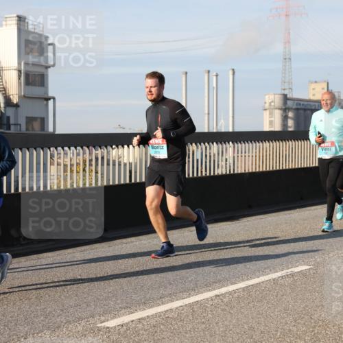 03.10.2025 - Köhlbrandbrückenlauf Lena Gebhardt http://msf.ph/oto/9143185 03.10.2025 10:01:03 Position 2 3570, 2810 meine-sportfotos.de