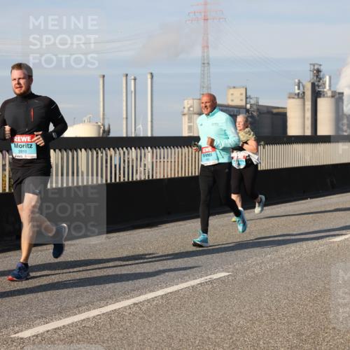 03.10.2025 - Köhlbrandbrückenlauf Lena Gebhardt http://msf.ph/oto/9143192 03.10.2025 10:01:04 Position 2 2810, 1861, 2200 meine-sportfotos.de
