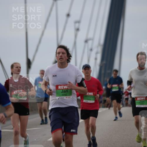 03.10.2025 - Köhlbrandbrückenlauf Jannik Wohlers http://msf.ph/oto/9143193 03.10.2025 15:44:27 Position 1 8199, 8860, 7179, 7434 meine-sportfotos.de