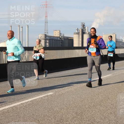 03.10.2025 - Köhlbrandbrückenlauf Lena Gebhardt http://msf.ph/oto/9143208 03.10.2025 10:01:04 Position 2 1861, 2200 meine-sportfotos.de