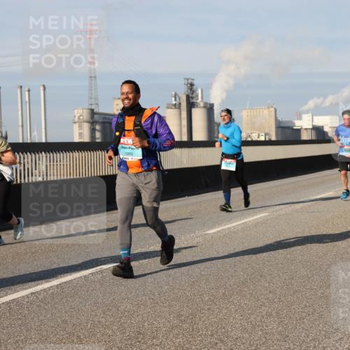03.10.2025 - Köhlbrandbrückenlauf Lena Gebhardt http://msf.ph/oto/9143224 03.10.2025 10:01:05 Position 2 2200 meine-sportfotos.de