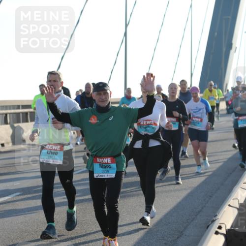 03.10.2025 - Köhlbrandbrückenlauf Yannick Fuchs http://msf.ph/oto/9143232 03.10.2025 08:30:09 Position 2 1367, 3238, 69 meine-sportfotos.de
