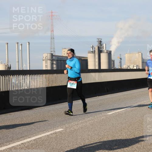 03.10.2025 - Köhlbrandbrückenlauf Lena Gebhardt http://msf.ph/oto/9143240 03.10.2025 10:01:07 Position 2 3114 meine-sportfotos.de