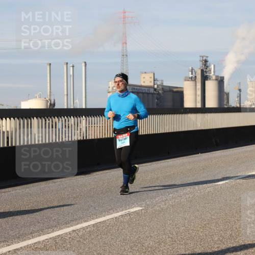 03.10.2025 - Köhlbrandbrückenlauf Lena Gebhardt http://msf.ph/oto/9143243 03.10.2025 10:01:07 Position 2  meine-sportfotos.de