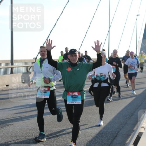 03.10.2025 - Köhlbrandbrückenlauf Yannick Fuchs http://msf.ph/oto/9143250 03.10.2025 08:30:10 Position 2 1367, 3238 meine-sportfotos.de