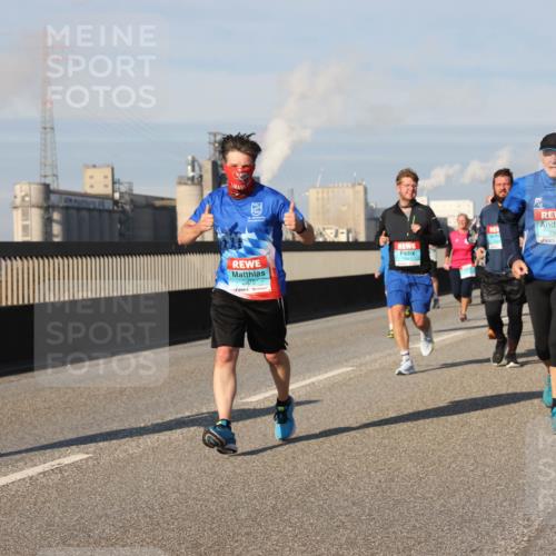 03.10.2025 - Köhlbrandbrückenlauf Lena Gebhardt http://msf.ph/oto/9143261 03.10.2025 10:01:08 Position 2 3509, 2675 meine-sportfotos.de